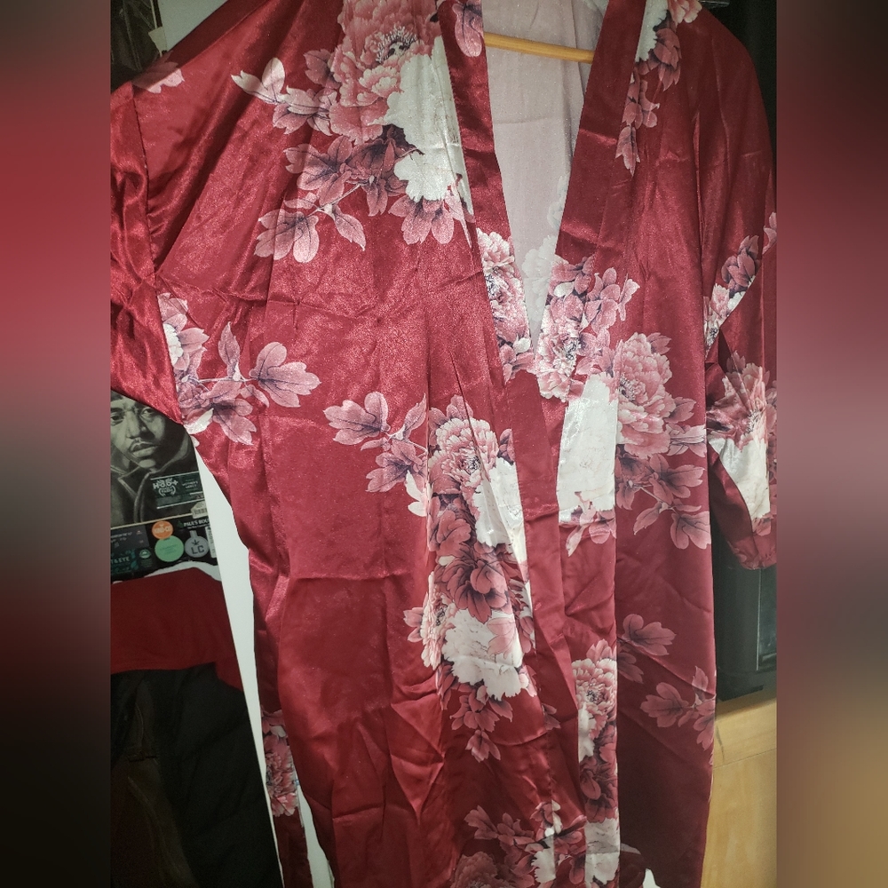 Womens Silk Floral Robe Large Like New. BUY ONE ITEM, CHOOSE ONE FREE - Picture 6 of 8